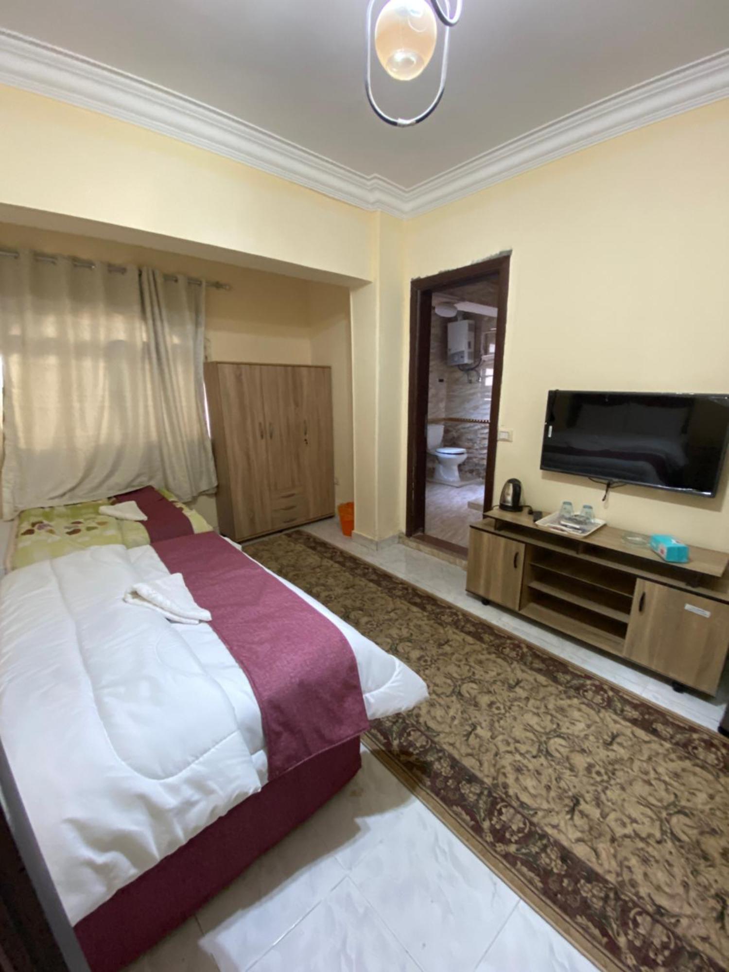 Pyramita Hotel Ghatati Zewnętrze zdjęcie