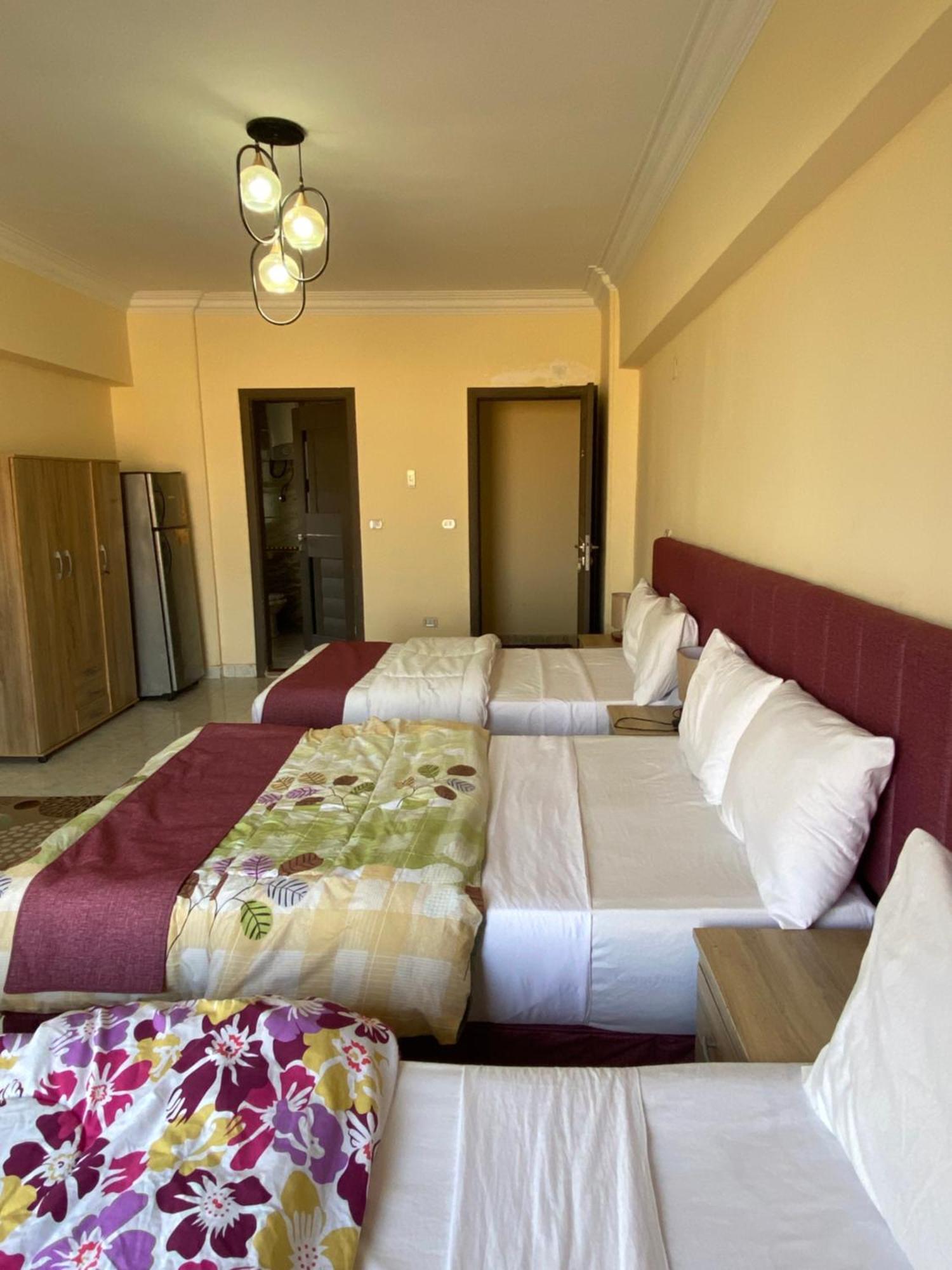 Pyramita Hotel Ghatati Zewnętrze zdjęcie