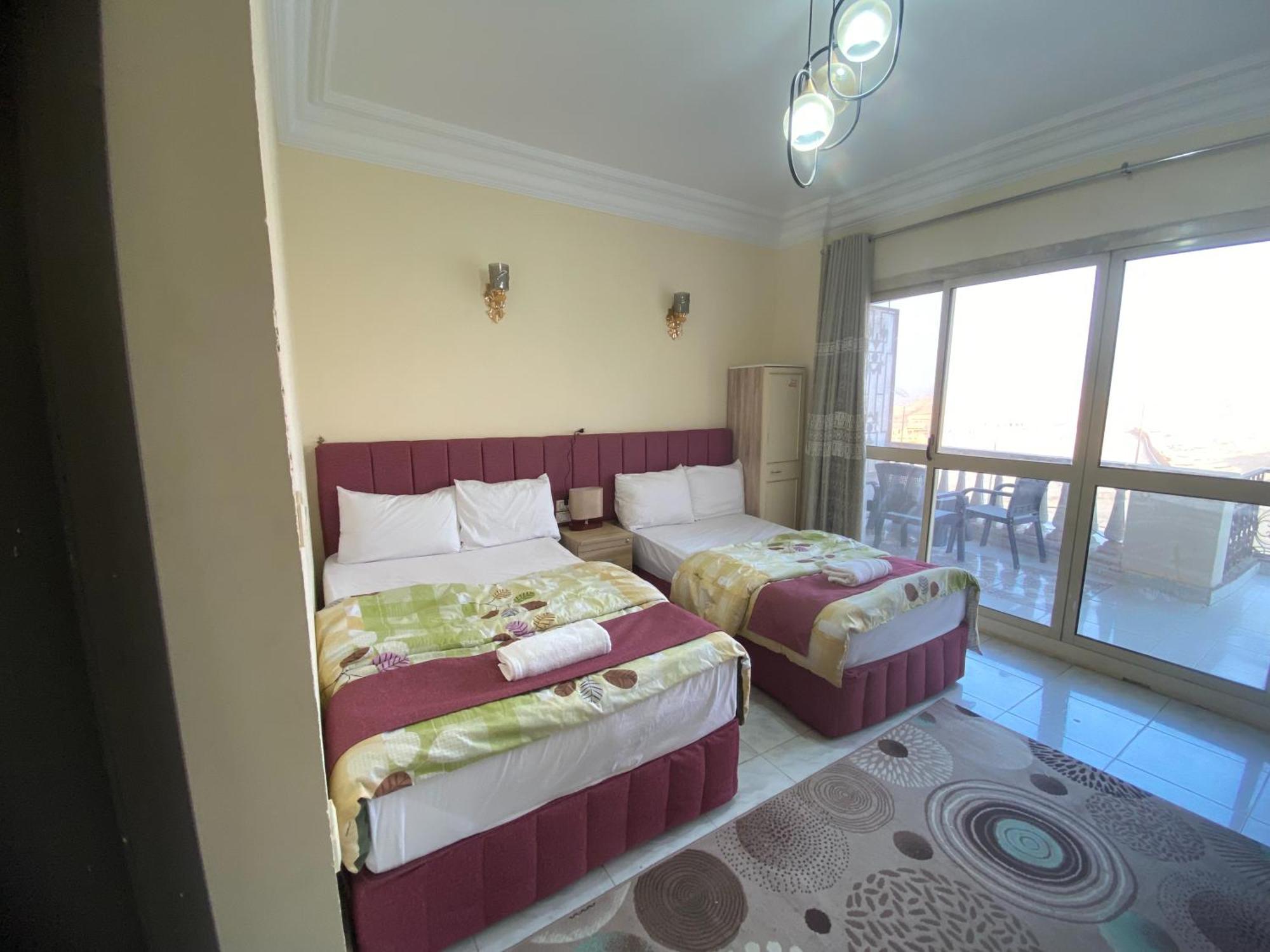 Pyramita Hotel Ghatati Zewnętrze zdjęcie