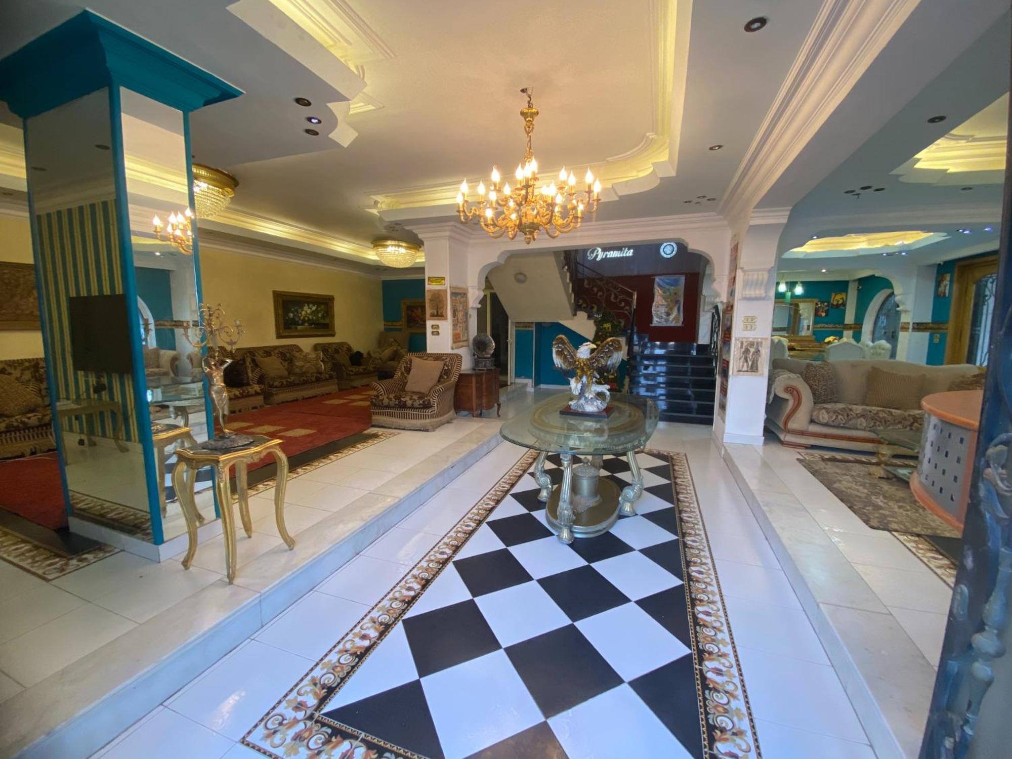 Pyramita Hotel Ghatati Zewnętrze zdjęcie
